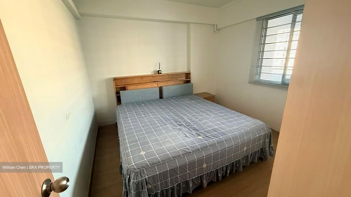 Blk 656 Woodlands Ring Road (Woodlands), HDB Executive #589701141